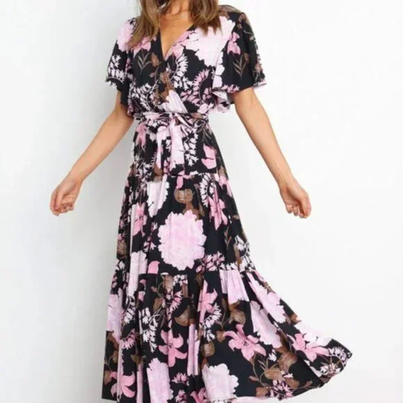 .#23❤️ NWOT PETAL & PUP BARKER DRESS IN NAVY FLORAL - Picture 3 of 3